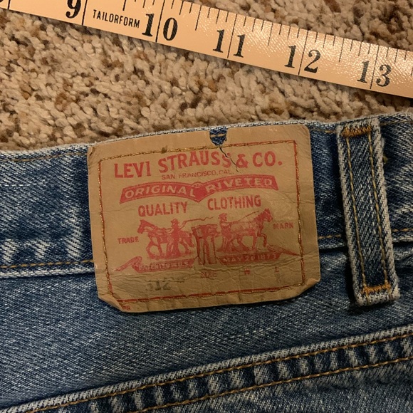 VINTAGE LEVIS JEAN SHORTS 512 (size 12) - Picture 3 of 4